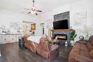 832 N Atkerson Ln, Euless, TX 76040 - Photo 9