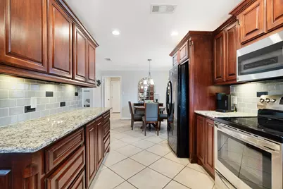 3035 Briarwood Drive, Paris, TX 75460 - Photo 7