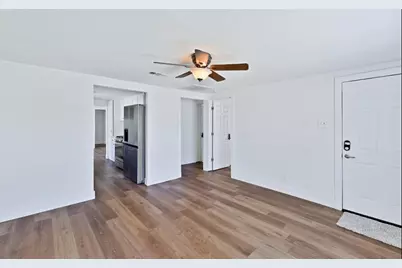 530 2nd Street, Grand Prairie, TX 75051 - Photo 5