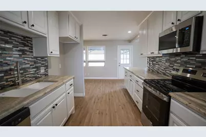 1801 Pine Bluff Street, Paris, TX 75460 - Photo 11