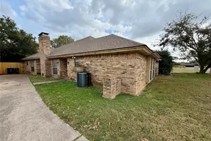 7217 Fuller Cir, Fort Worth, TX 76133 - Photo 3
