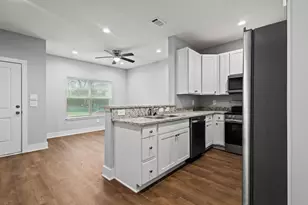 724 W Gandy St, Denison, TX 75020 - Photo 11