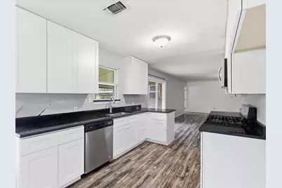 154 Cotillion Road, Fort Worth, TX 76134 - Photo 5