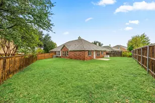 2804 Barco, Grand Prairie, TX 75054 - Photo 25