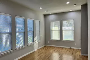 319 W Page Ave, Dallas, TX 75208 - Photo 3