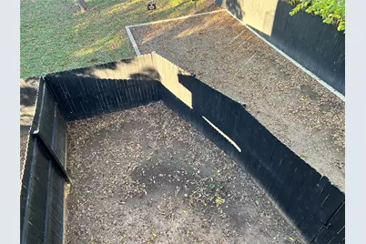 319 W Page Avenue, Dallas, TX 75208 - Photo 29