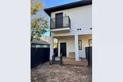 319 W Page Avenue, Dallas, TX 75208 - Photo 31