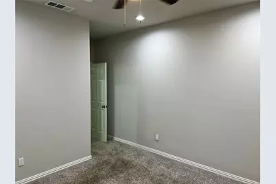 319 W Page Avenue, Dallas, TX 75208 - Photo 17