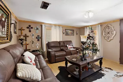 709 E Garnett Street, Gainesville, TX 76240 - Photo 5