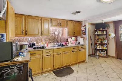 709 E Garnett Street, Gainesville, TX 76240 - Photo 9