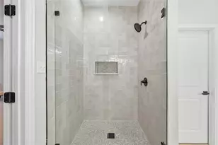 506 Castlerock Cir, Grand Prairie, TX 75052 - Photo 25