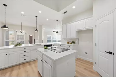 506 Castlerock Circle, Grand Prairie, TX 75052 - Photo 9