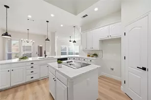 506 Castlerock Cir, Grand Prairie, TX 75052 - Photo 9