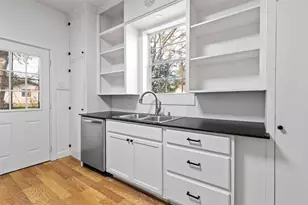 204 W Jones St, Longview, TX 75602 - Photo 3