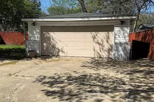 1915 N O'Connor Rd, Irving, TX 75061 - Photo 3