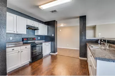 1046 Graystone Drive, Lancaster, TX 75134 - Photo 5