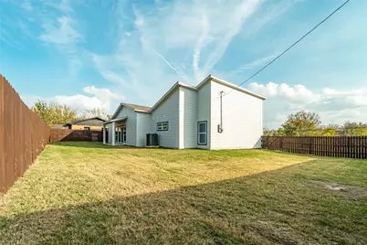 11915 Carson, Balch Springs, TX 75180 - Photo 21