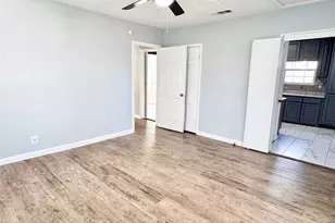 202 N Riverside Dr, Fort Worth, TX 76111 - Photo 13