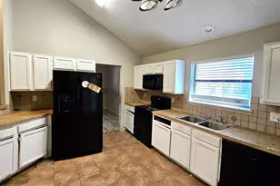 404 Lemon Dr, Arlington, TX 76018 - Photo 9