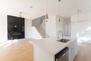 1321 Friendship Dr, Dallas, TX 75217 - Photo 9