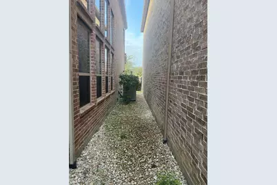 6655 Deleon Street, Irving, TX 75039 - Photo 9