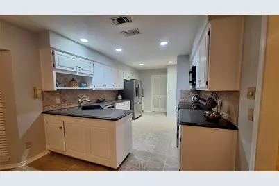 2813 Woodpath Lane, Bedford, TX 76021 - Photo 9