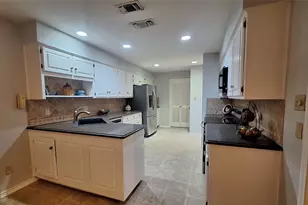 2813 Woodpath Ln, Bedford, TX 76021 - Photo 9