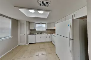 329 Deer Creek Rd, Everman, TX 76140 - Photo 5