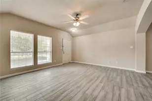 952 Bentwood Trail, Grand Prairie, TX 75052 - Photo 3