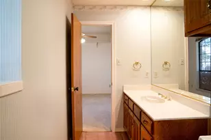 5202 Bradley Ln, Arlington, TX 76017 - Photo 21