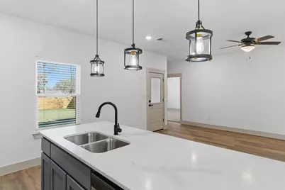 425 E Munson Street, Denison, TX 75021 - Photo 7