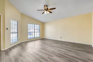 134 London Ln, Glenn Heights, TX 75154 - Photo 3