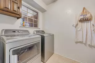 1719 Autumn Ln, Arlington, TX 76012 - Photo 35