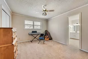 1719 Autumn Ln, Arlington, TX 76012 - Photo 33