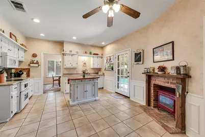 1719 Autumn Lane, Arlington, TX 76012 - Photo 15