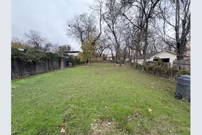 1515 E Waco Avenue, Dallas, TX 75216 - Photo 13