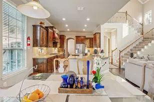 1001 Vineyard Dr, Euless, TX 76039 - Photo 5