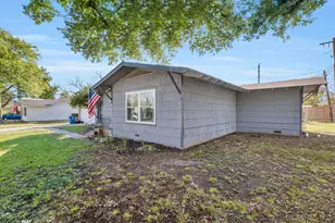 200 E 8th St, Kaufman, TX 75142 - Photo 5