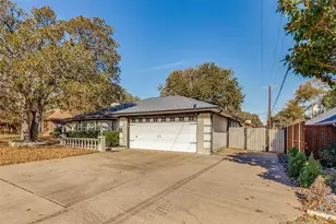 116 Montreal Dr, Hurst, TX 76054 - Photo 3