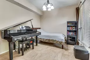 2040 Fleur De Lis Ct, Arlington, TX 76012 - Photo 7