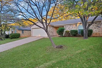 4807 Crestmont Court, Arlington, TX 76017 - Photo 3