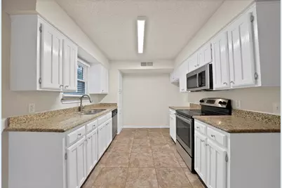 4807 Crestmont Court, Arlington, TX 76017 - Photo 11