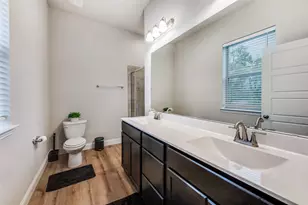 1926 Bel Air Dr, Arlington, TX 76010 - Photo 9