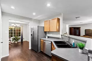 2324 Emerald Ln, McKinney, TX 75071 - Photo 5