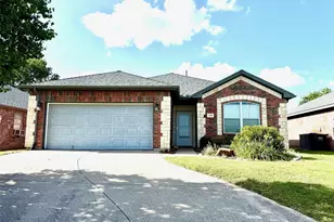 138 Lipan St, Greenville, TX 75402 - Photo 1