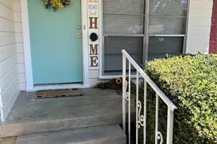 817 Laguna Dr, Denton, TX 76209 - Photo 3