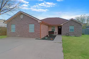 1806 SE 15th St, Mineral Wells, TX 76067 - Photo 3