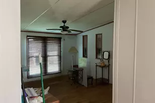 125 Rock Salt Ct, Springtown, TX 76082 - Photo 27