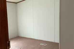 125 Rock Salt Ct, Springtown, TX 76082 - Photo 17