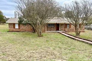 38 Valley View Cir, Denison, TX 75021 - Photo 1